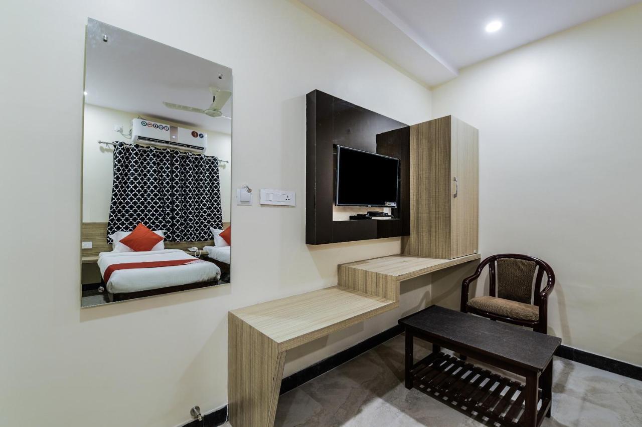 The Elite Inn فيساخاباتنام المظهر الخارجي الصورة